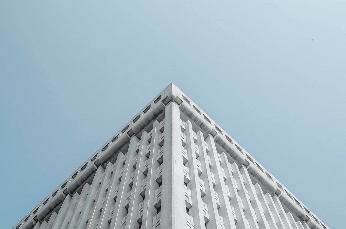 双目标锁定！利物浦中场大换血，巴雷拉+吉布斯·怀特能救场吗？